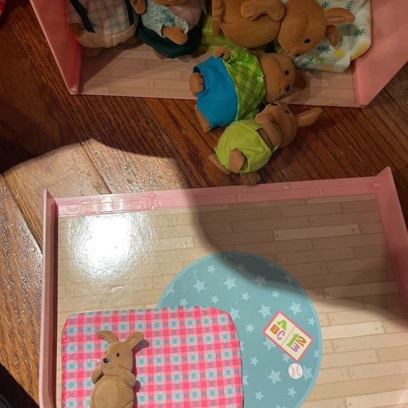 Li’l Travel suitcase 6 cottontail rabbits with chairs - Picture 8 of 13